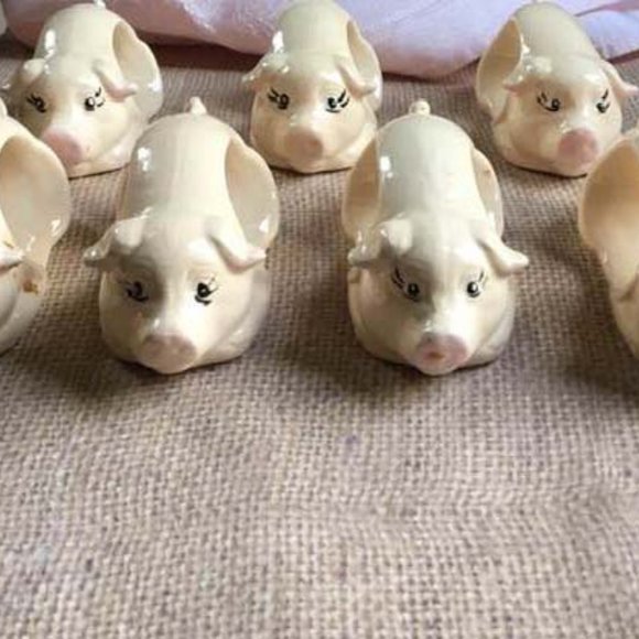 Glass Pig Napkin Rings - Picture 4 of 9